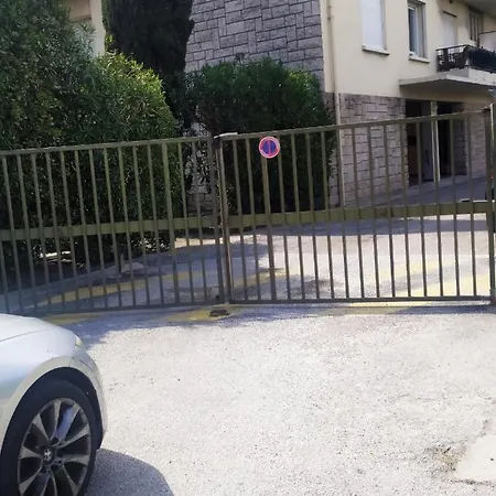 Grand Appartement 100M2 Climatise Avec Parking Perpignan 아파트